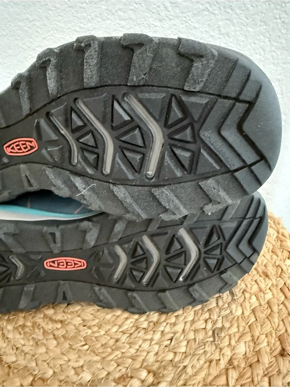 Keen Kids Blue and Coral Waterproof Hiking Boots Size 4